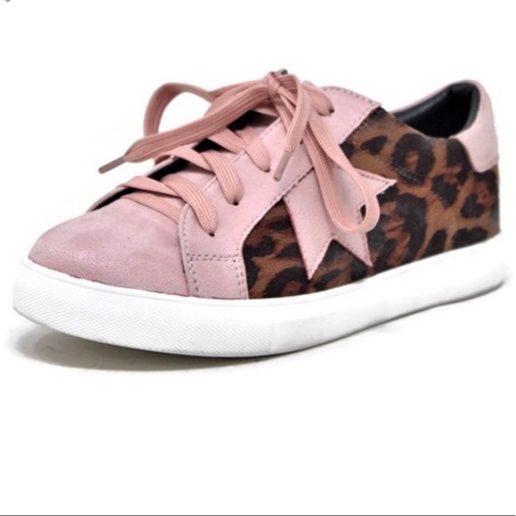 1 left💕 Pink Leopard and Star Fashion Sneakers - Picture 5 of 10